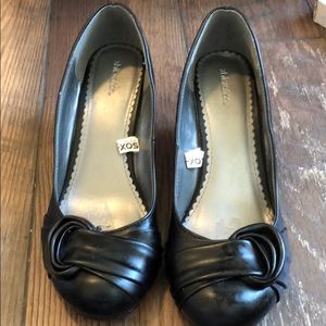 Black xhilaration wedges